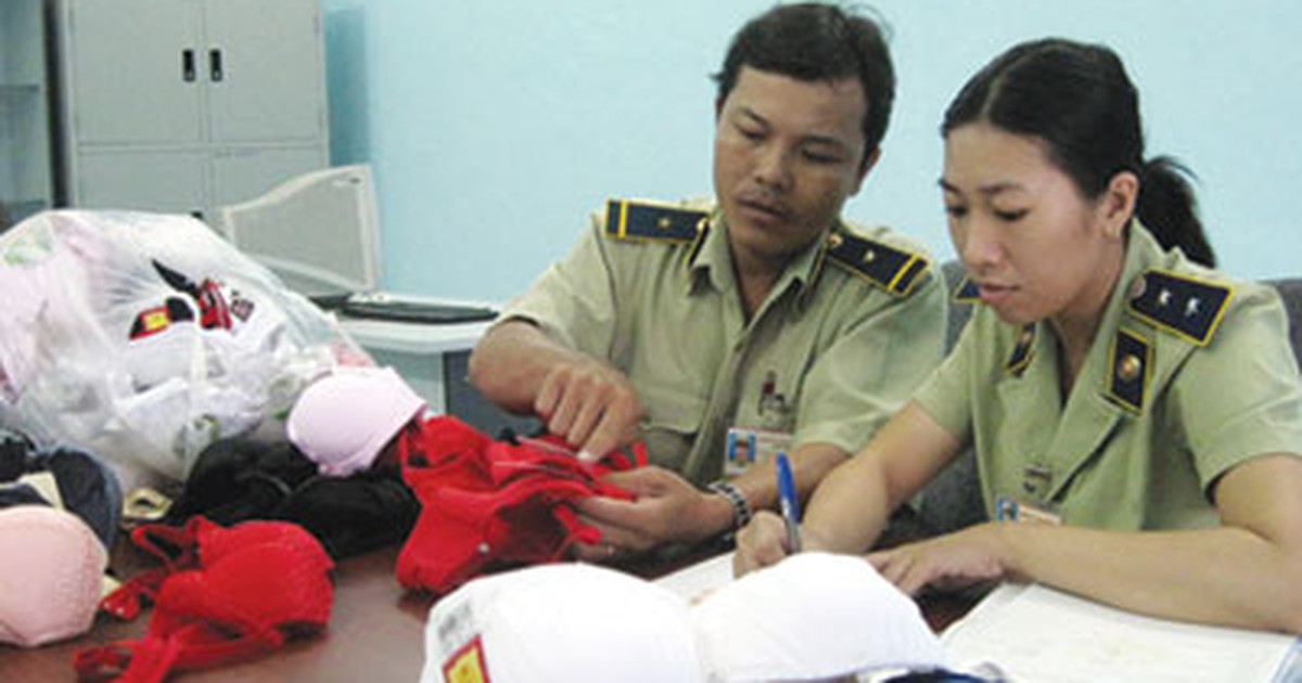 Kiểm nghiệm áo ngực có “chất lạ”